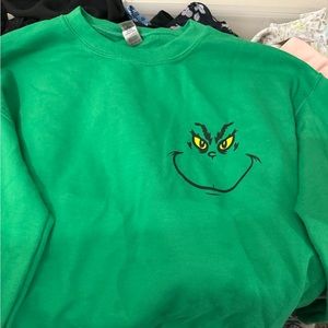 Grinch sweatshirt medium